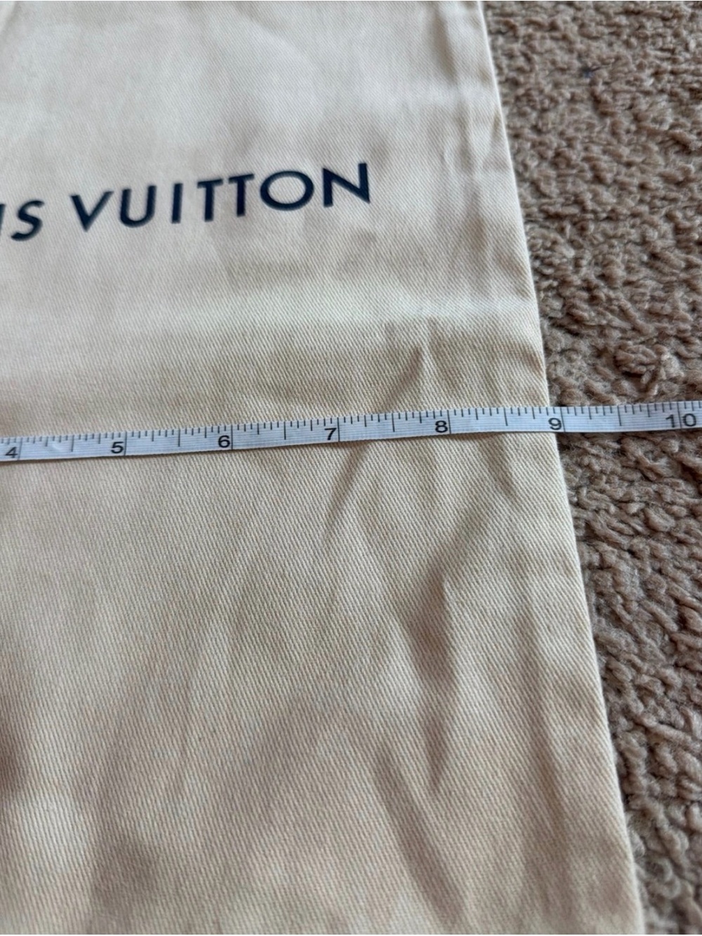 Louis Vuitton - Picture 6 of 6